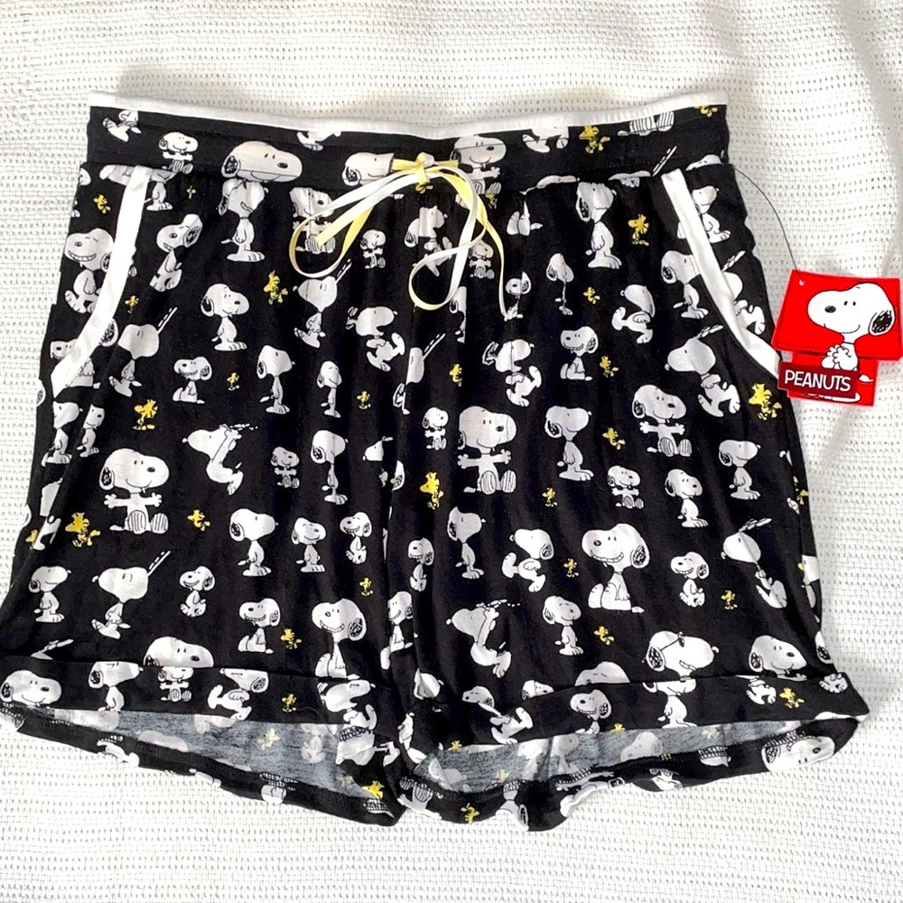 Peanuts Snoopy Womens PJ Boxer Shorts Size S - NEW